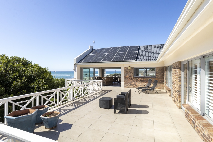 6 Bedroom Property for Sale in West Beach Eastern Cape